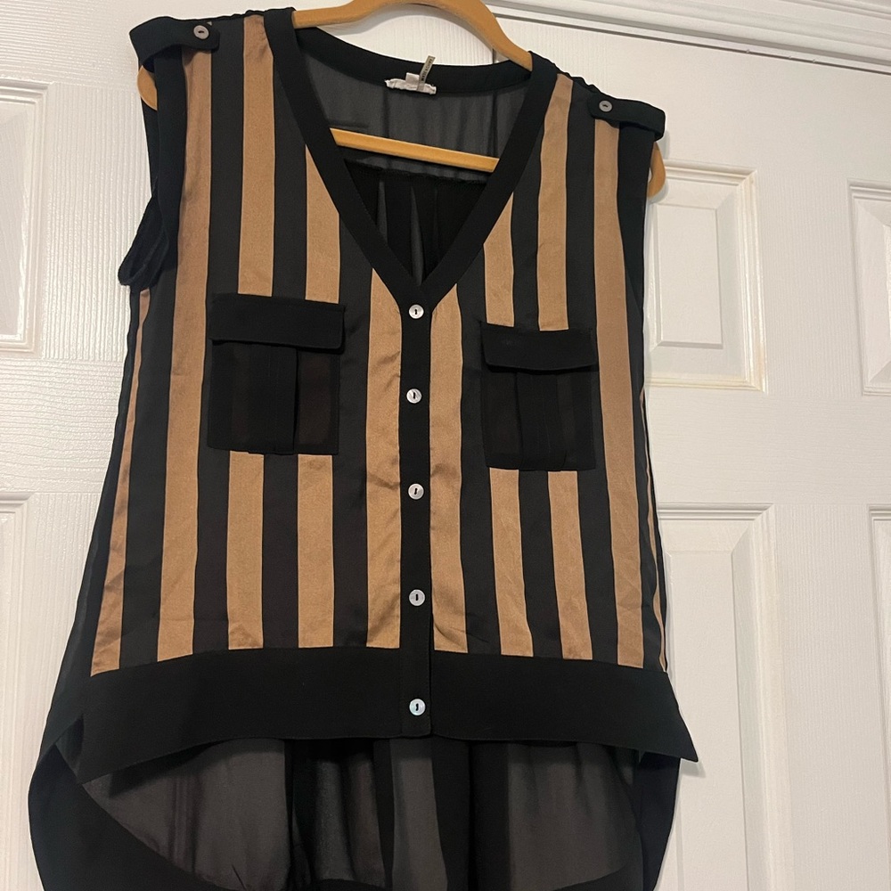Striped Black and Tan Sleeveless Top With longer back. Perfect for leggings!